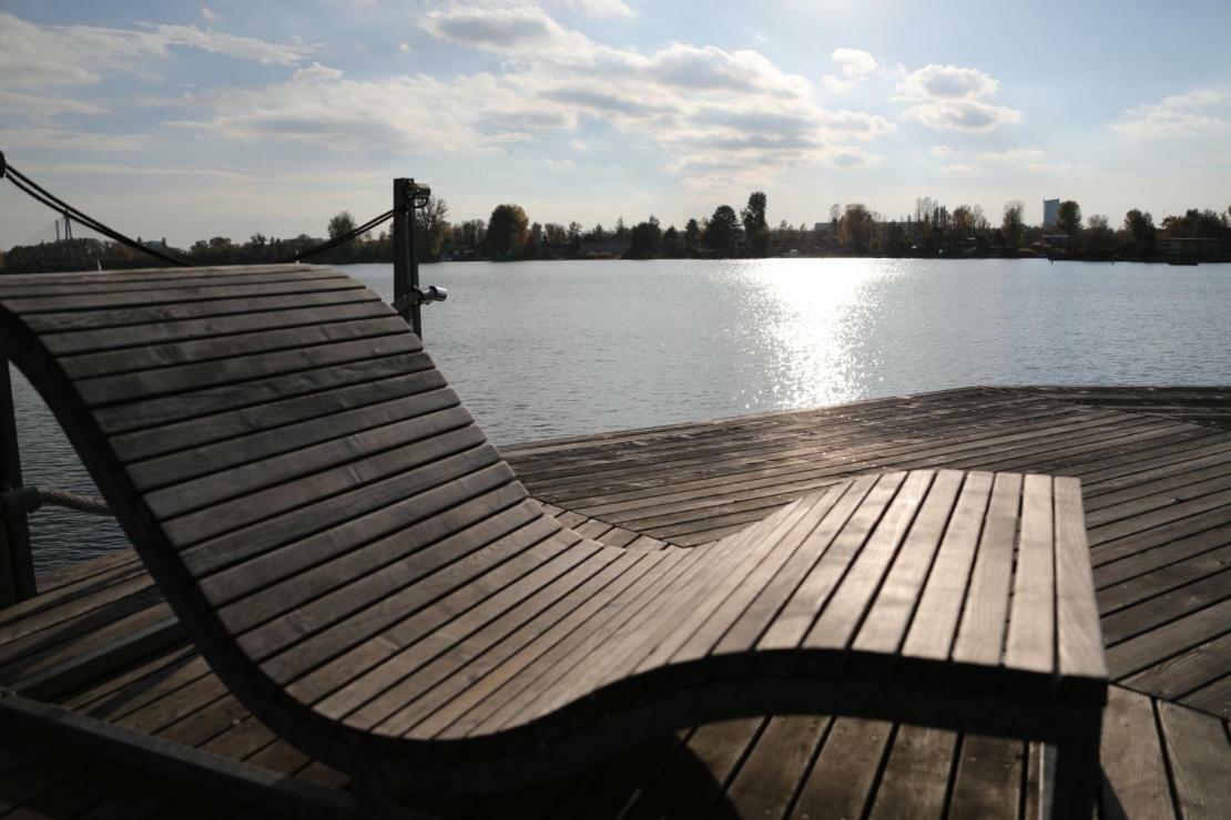 Bungalow At Lake Alte Donau Viena Exterior foto
